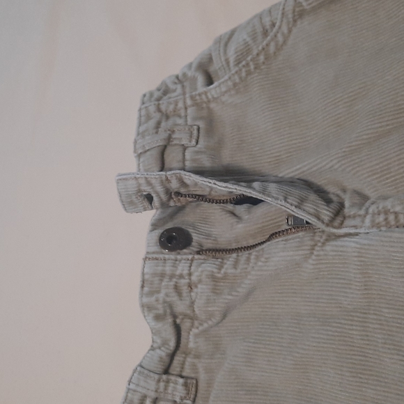 Gap corduroy pants size 18-24 months - Picture 4 of 5